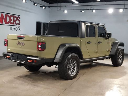 Used 2025 Jeep Gladiator Mojave w/ Convenience Group image 7