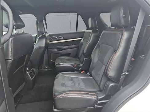 Used 2019 Ford Explorer XLT w/ Equipment Group 202A image 13