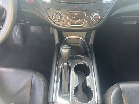 Used 2018 Chevrolet Malibu LT w/ Leather Package image 11