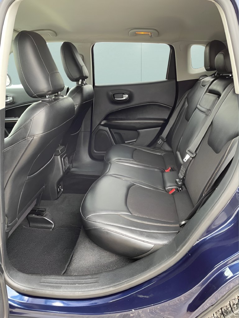 Used 2018 Jeep Compass Latitude w/ Popular Equipment Group FWD image 11
