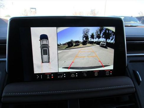 Used 2024 Chevrolet Suburban High Country w/ Advanced Technology Package image 33