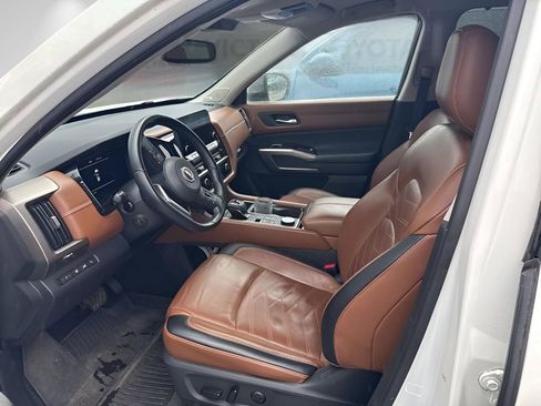 Used 2022 Nissan Pathfinder Platinum w/ Cargo Package image 8