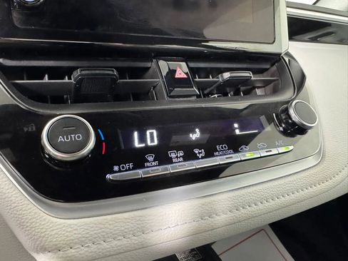 Used 2024 Toyota Corolla SE w/ SE Premium Package FWD image 20