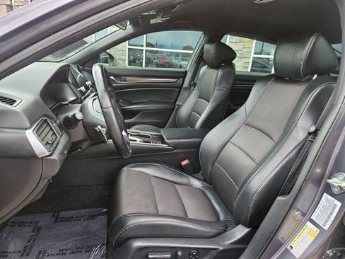 Used 2018 Honda Accord Sport image 11