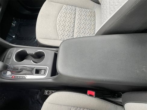 Used 2022 Chevrolet Equinox LT image 18