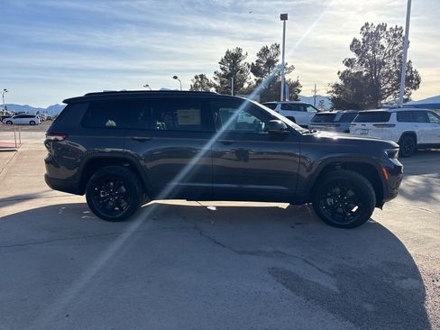 New 2025 Jeep Grand Cherokee L Altitude RWD image 4