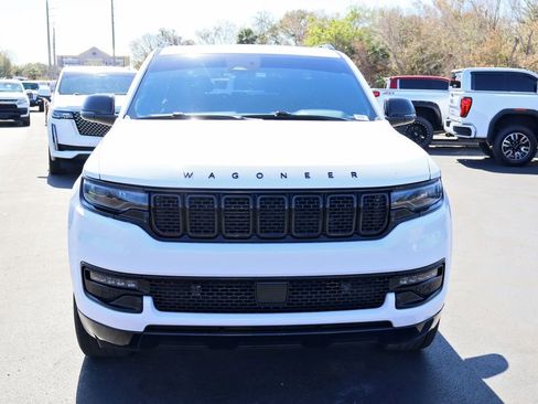 Used 2023 Jeep Wagoneer Series II image 3