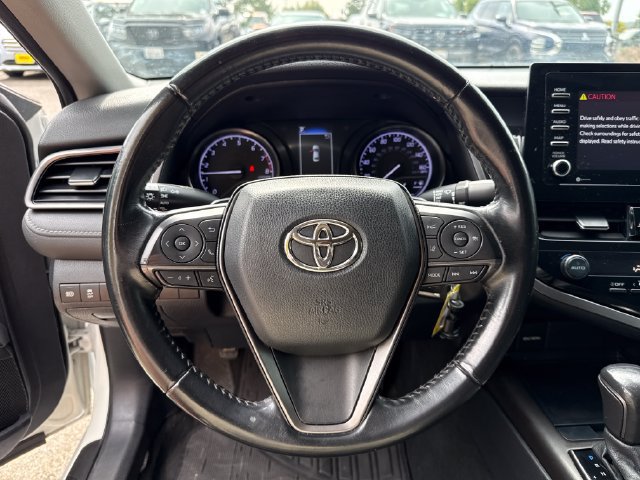 Used 2021 Toyota Camry SE FWD image 12