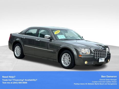 Used 2010 Chrysler 300 Touring RWD image 3