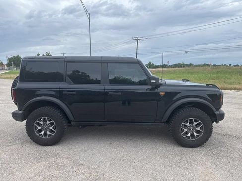 Used 2025 Ford Bronco Badlands AWD/4WD image 3