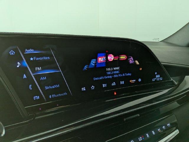 Certified 2024 Cadillac Escalade ESV Sport w/ LPO, ONYX Package AWD/4WD image 22
