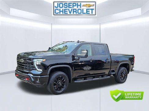 Used 2025 Chevrolet Silverado 2500 LT w/ Trail Boss Package AWD/4WD image 2