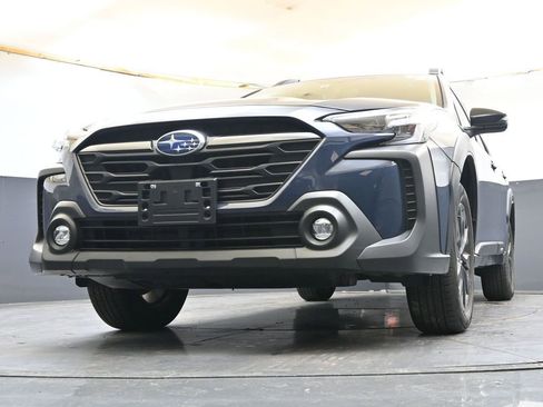 Certified 2025 Subaru Outback Onyx Edition AWD/4WD image 30