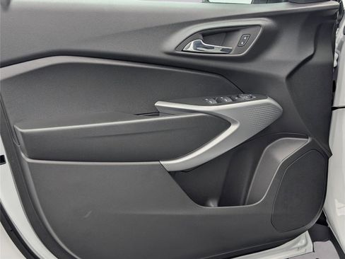 New 2026 Chevrolet Trax LS w/ LS Convenience Package FWD image 28