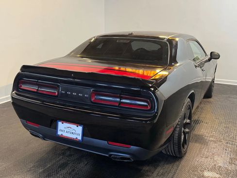 Used 2018 Dodge Challenger SXT image 4