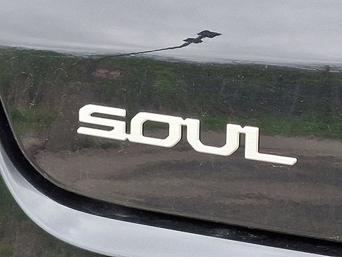 Used 2025 Kia Soul LX FWD image 30