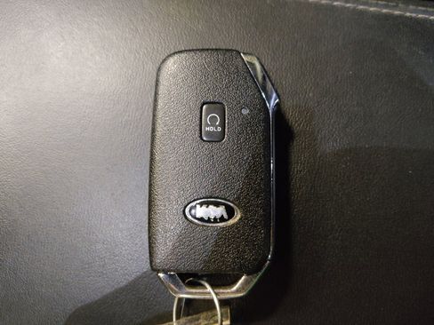 Used 2021 Kia Telluride SX w/ SX Prestige Package image 32