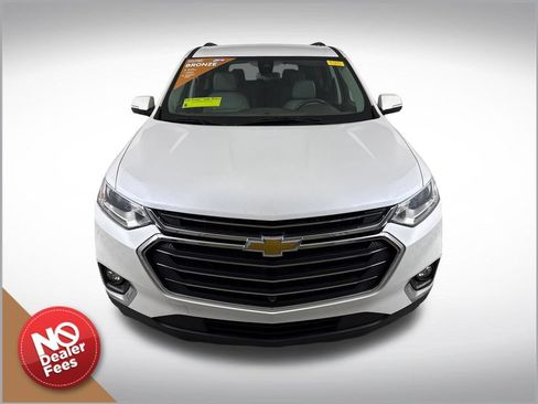 Used 2020 Chevrolet Traverse LT w/ LT Premium Package FWD image 9