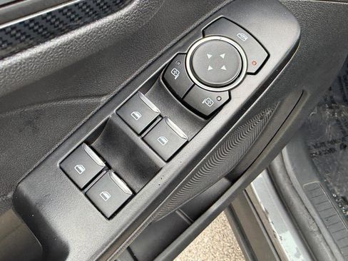 Used 2025 Ford Escape ST-Line AWD/4WD image 16