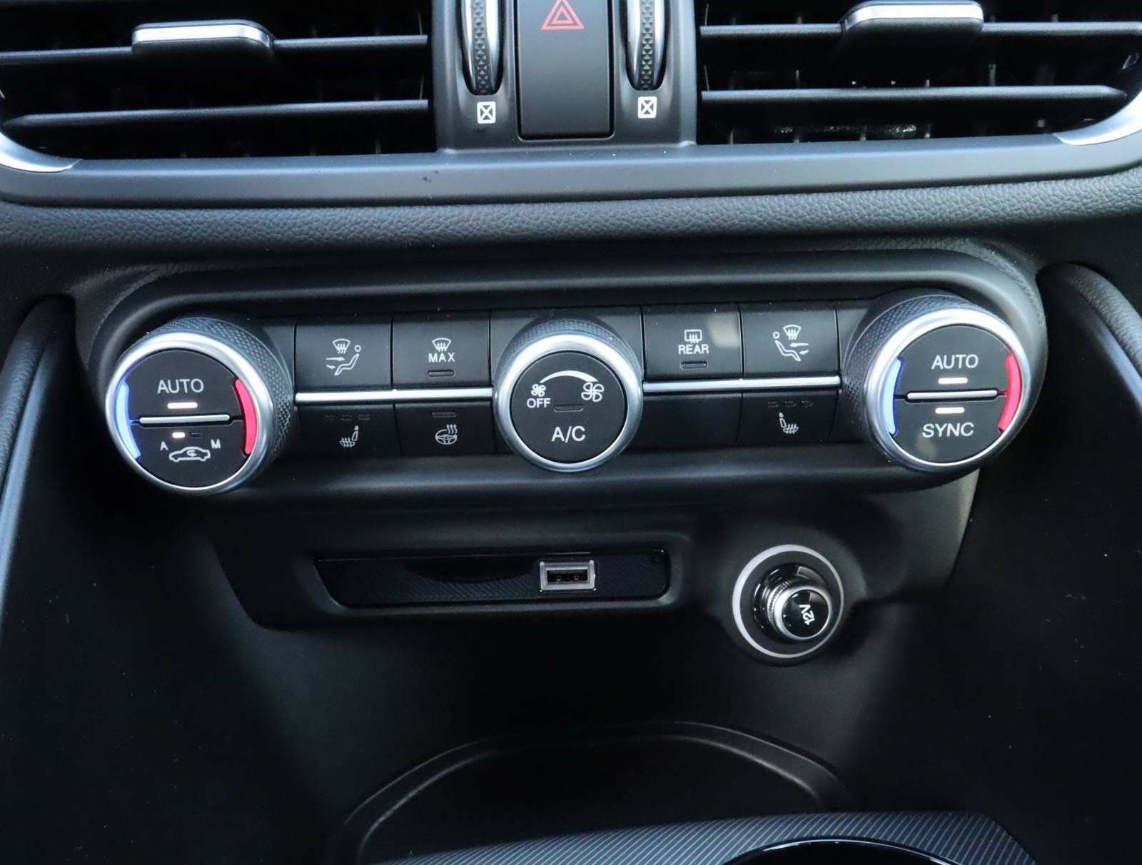 New 2025 Alfa Romeo Giulia w/ Veloce Package Rwd image 10