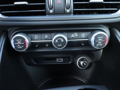 New 2025 Alfa Romeo Giulia w/ Veloce Package Rwd image 10