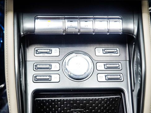 Used 2025 Lincoln Nautilus Premier AWD/4WD image 26