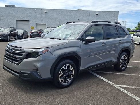 Certified 2025 Subaru Forester Premium AWD/4WD image 3