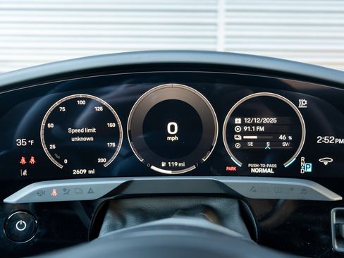 Used 2025 Porsche Taycan 4S image 26