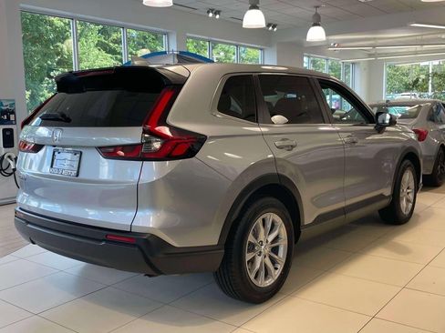 Used 2024 Honda CR-V EX image 3