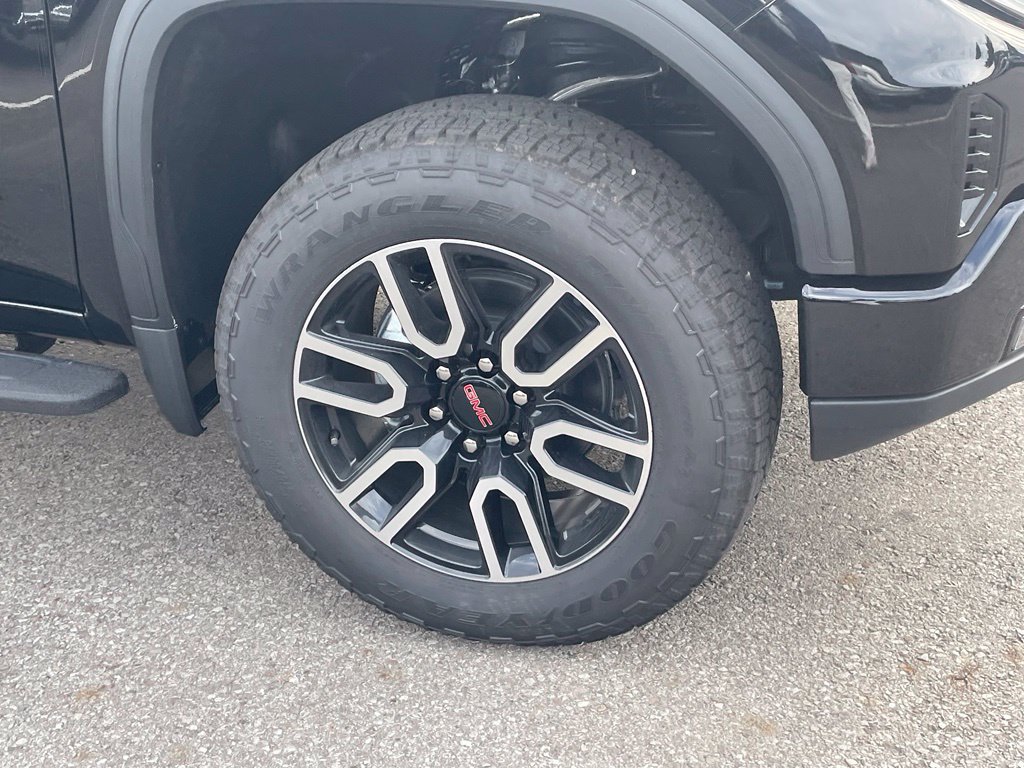 New 2026 GMC Sierra 1500 AT4 w/ AT4 Premium Package AWD/4WD image 4