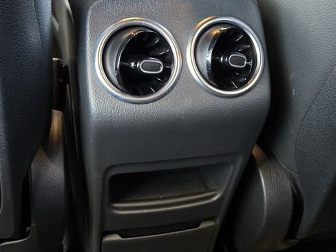 Certified 2023 Mercedes-Benz GLB 250 4MATIC image 13