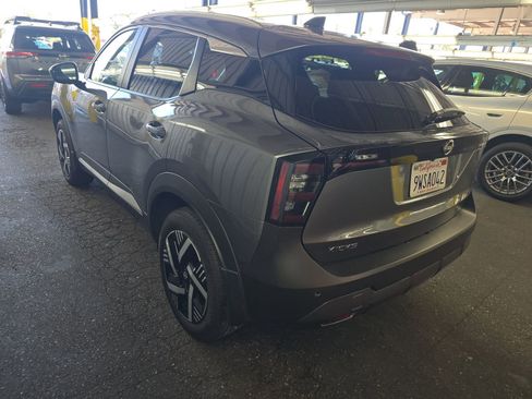 Used 2026 Nissan Kicks SV FWD image 8