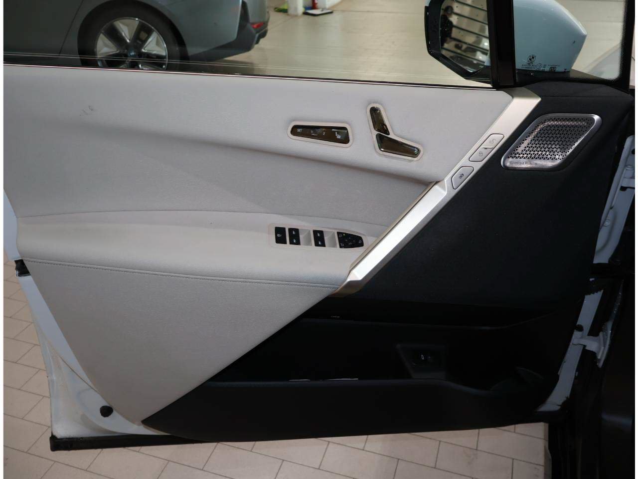 Certified 2024 BMW iX M60 AWD/4WD image 9