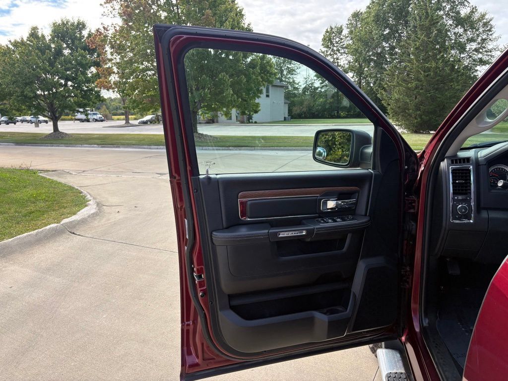 Used 2016 RAM 1500 Laramie w/ Convenience Group AWD/4WD image 13