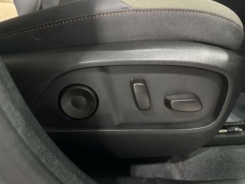 Used 2026 Chevrolet Equinox ACTIV w/ Convenience Package III image 32