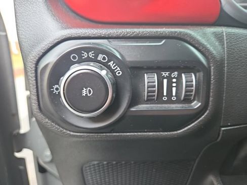 Used 2018 Jeep Wrangler Unlimited Rubicon w/ Safety Group image 17