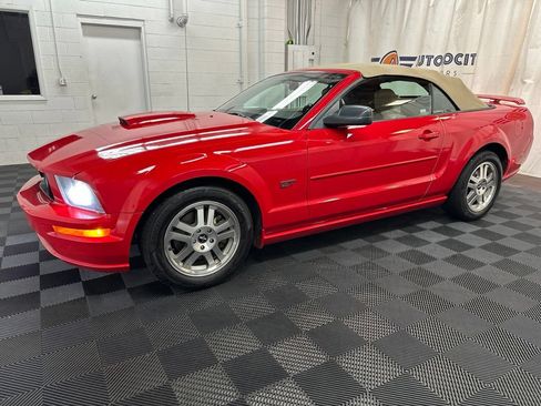 Used 2006 Ford Mustang GT Premium RWD image 5