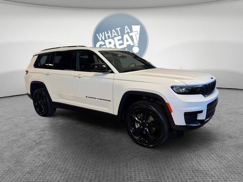 Used 2025 Jeep Grand Cherokee L Altitude image 1