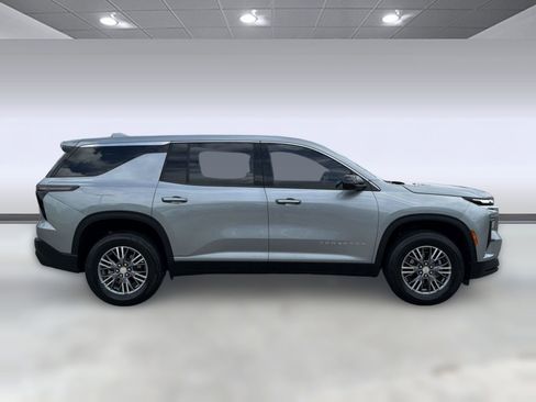 Used 2024 Chevrolet Traverse LS FWD image 7