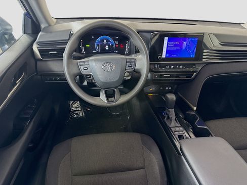 Used 2025 Toyota Camry LE FWD image 17