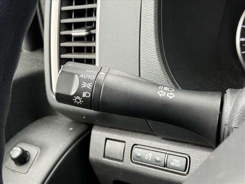 Certified 2024 Nissan Frontier SV image 25