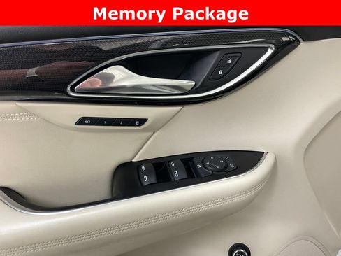 Used 2021 Buick Envision Essence w/ Technology Package I FWD image 9