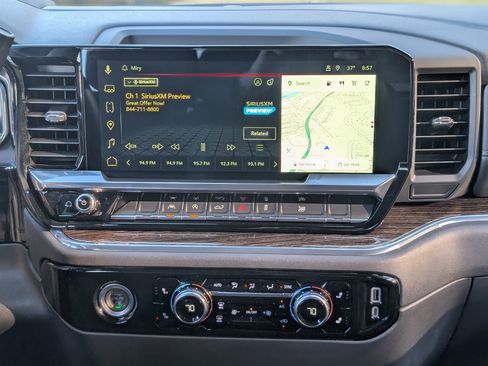 Used 2024 GMC Sierra 1500 Elevation image 25