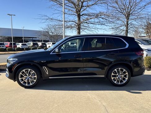 Certified 2022 BMW X5 xDrive45e w/ Climate Comfort Package image 2
