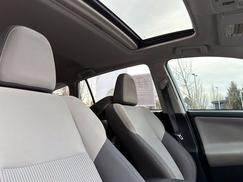 Used 2014 Toyota RAV4 XLE image 17