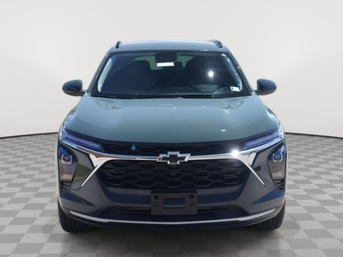 New 2026 Chevrolet Trax LT w/ LT Convenience Package FWD image 9