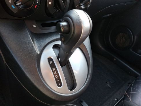 Used 2014 MAZDA MAZDA2 Sport FWD image 16