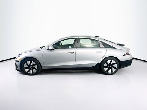 Used 2024 Hyundai Ioniq 6 SE RWD image 4