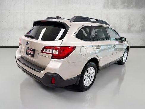 Used 2019 Subaru Outback 2.5i Premium image 5