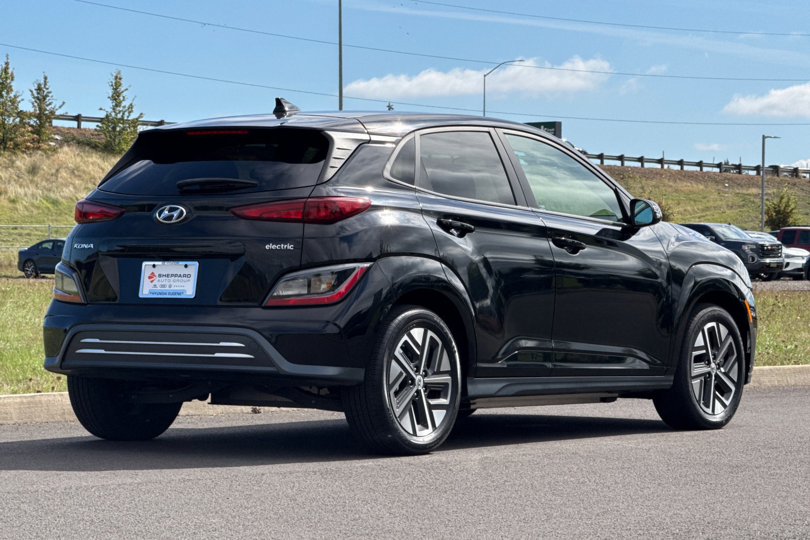 Used 2023 Hyundai Kona SE w/ Cargo Package FWD image 3